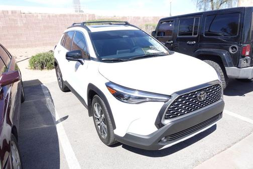 Wind Chill Pearl 2025 Toyota Corolla Cross XLE