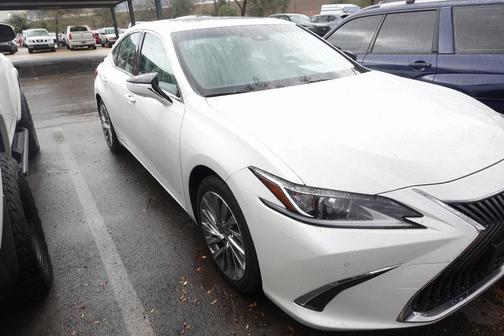 2019 Lexus ES 300h Luxury