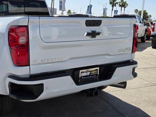 Polar White Tricoat 2026 Chevrolet Silverado 3500 High Country