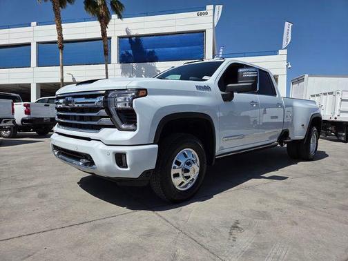 Polar White Tricoat 2026 Chevrolet Silverado 3500 High Country