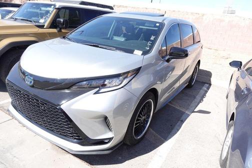Celestial Silver Metallic 2021 Toyota Sienna XSE 7 Passenger