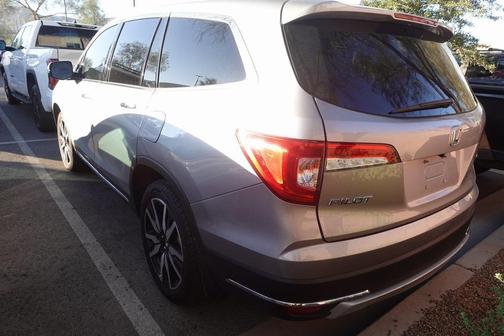 2022 Honda Pilot Touring 8-Passenger
