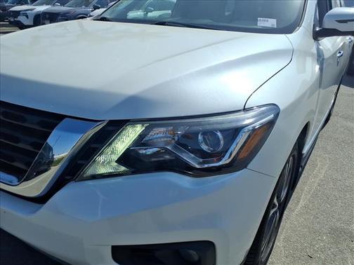 Pearl White 2018 Nissan Pathfinder Platinum