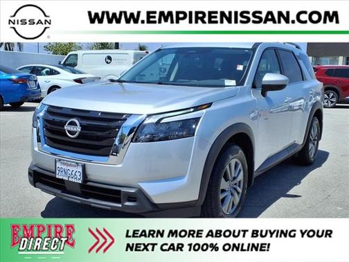 2024 Nissan Pathfinder SV