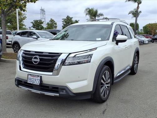 2022 Nissan Pathfinder Platinum