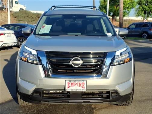 2022 Nissan Pathfinder SV