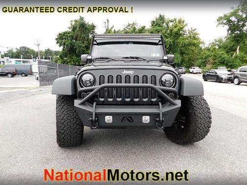 Photo 3 of 30 of 2017 Jeep Wrangler Unlimited Sport