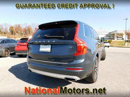 2021 Volvo XC90 T5 Momentum