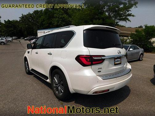 2022 INFINITI QX80 Luxe