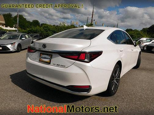 2023 Lexus ES 250 Base