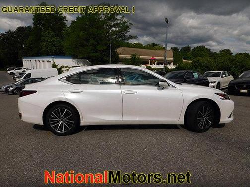 2023 Lexus ES 250 Base