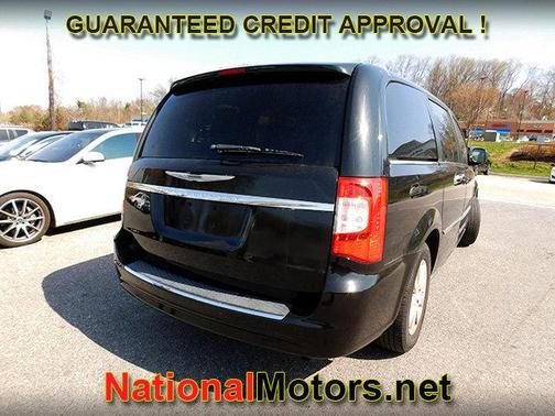 2013 Chrysler Town & Country Touring