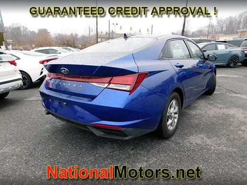 2022 Hyundai ELANTRA SE