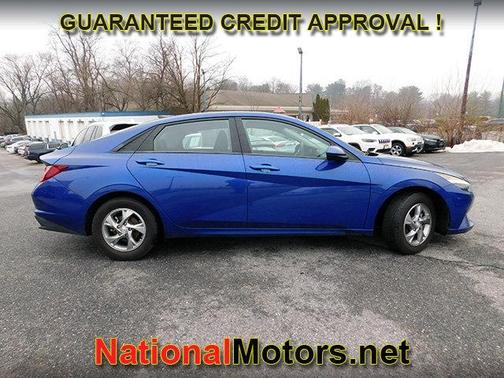 2022 Hyundai ELANTRA SE