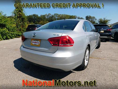 2015 Volkswagen Passat 1.8T Auto SE w/Sunroof & Nav