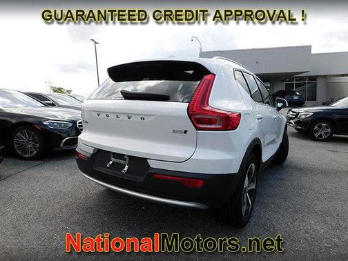 2023 Volvo XC40 Plus Bright Theme