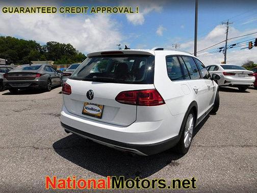 2017 Volkswagen Golf Alltrack TSI S