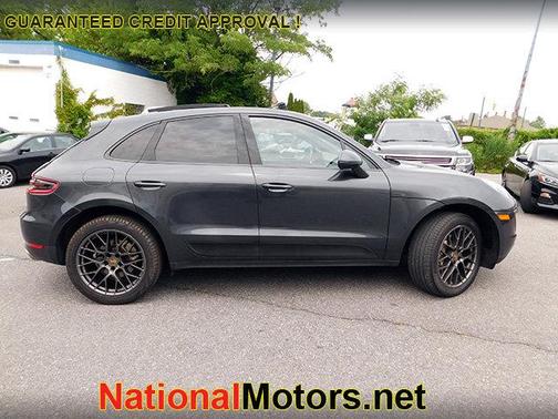 2018 Porsche Macan Base