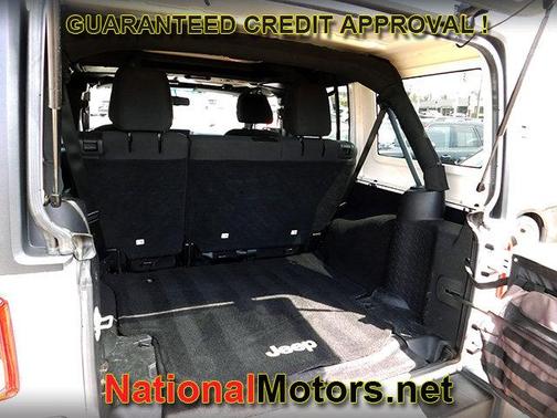 Bright White Clearcoat 2016 Jeep Wrangler Unlimited Sport