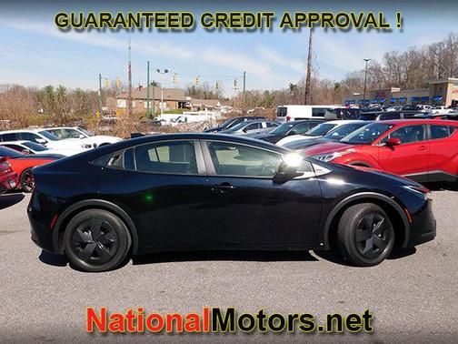 2025 Toyota Prius LE