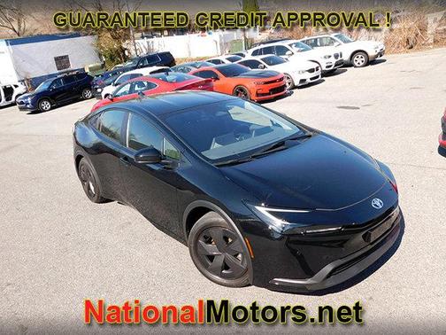 2025 Toyota Prius LE