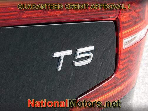 2020 Volvo S60 T5 Momentum