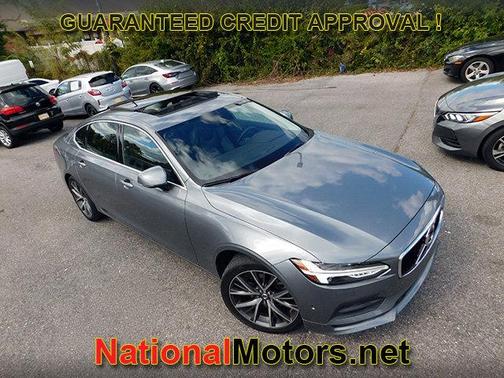 2018 Volvo S90 T5 Momentum