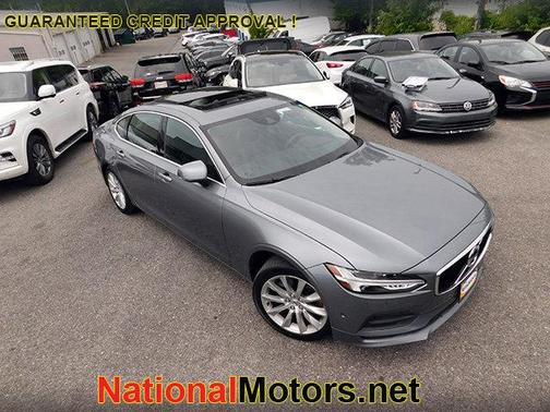 2018 Volvo S90 T6 Momentum