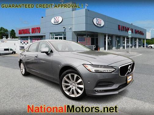 2018 Volvo S90 T6 Momentum