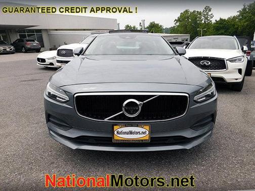 2018 Volvo S90 T6 Momentum