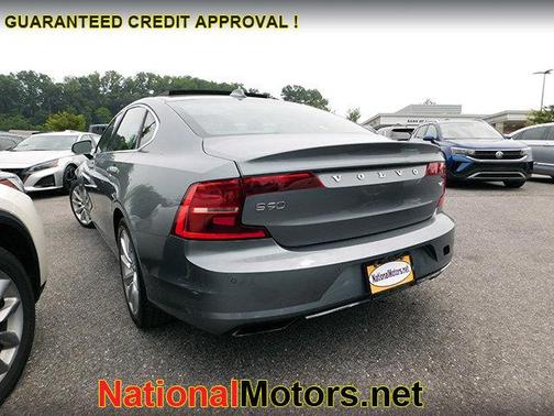 2018 Volvo S90 T6 Momentum