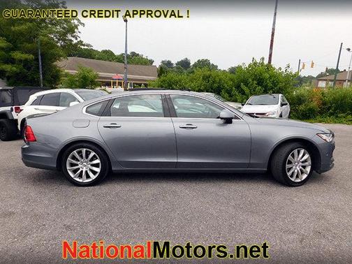 2018 Volvo S90 T6 Momentum