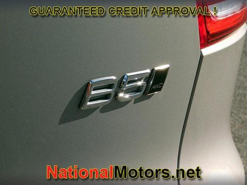 2025 Volvo XC40 Core Bright Theme