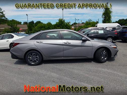 Fluid Metal 2024 Hyundai ELANTRA SEL