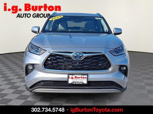 2022 Toyota Highlander Hybrid Platinum