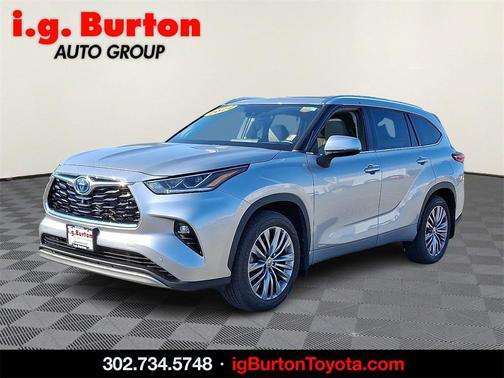 2022 Toyota Highlander Hybrid Platinum
