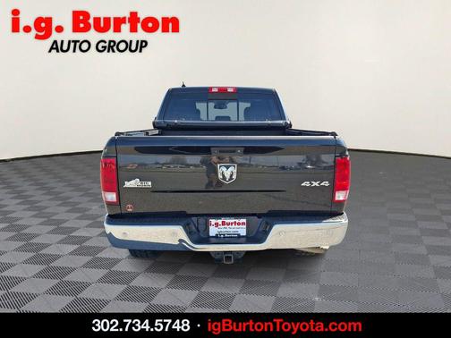 Brilliant Black Crystal Pearlcoat 2017 RAM 1500 Big Horn