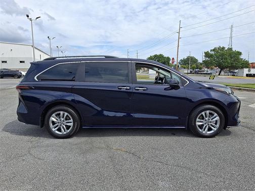 2025 Toyota Sienna XLE 7 Passenger