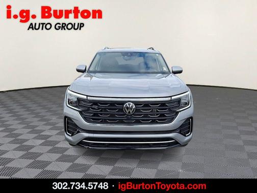 Silver Mist Metallic 2024 Volkswagen Atlas 2.0T SEL Premium R-Line 4MOTION