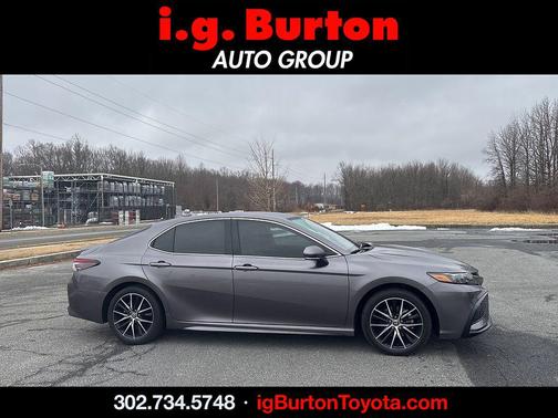 2022 Toyota Camry SE