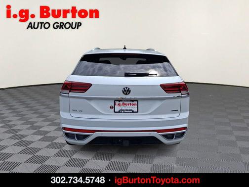 Opal White Pearl 2023 Volkswagen Atlas Cross Sport 3.6L V6 SEL Premium R-Line