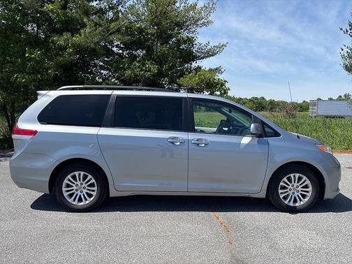 2013 Toyota Sienna XLE