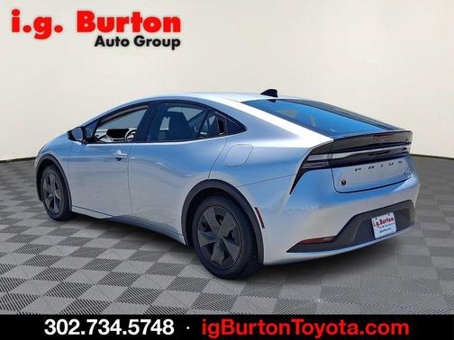 Cutting Edge 2026 Toyota Prius Plug-In Hybrid SE