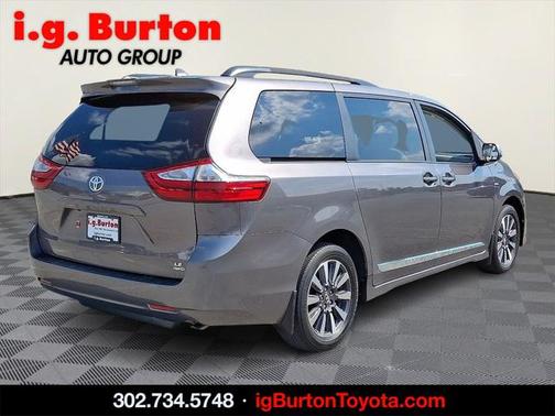 2019 Toyota Sienna LE