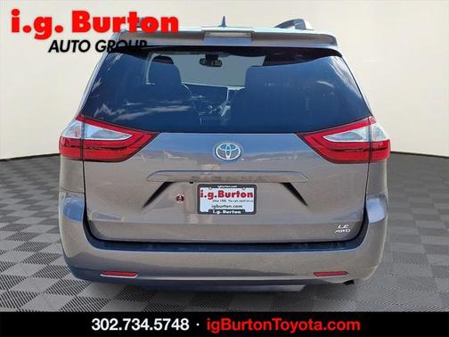2019 Toyota Sienna LE