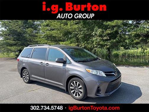 2019 Toyota Sienna LE