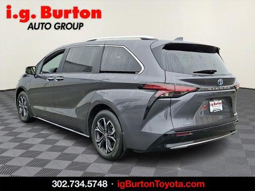 2025 Toyota Sienna Platinum 7 Passenger