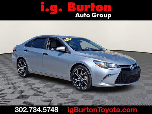 Celestial Silver Metallic 2017 Toyota Camry SE
