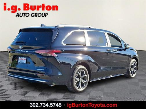 2025 Toyota Sienna Platinum 7 Passenger