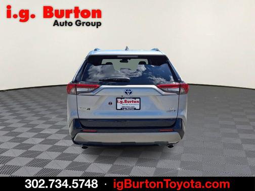 Silver Sky Metallic 2022 Toyota RAV4 Hybrid SE
